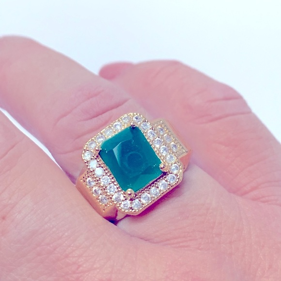 Beautiful Statement Ring - Picture 3 of 6